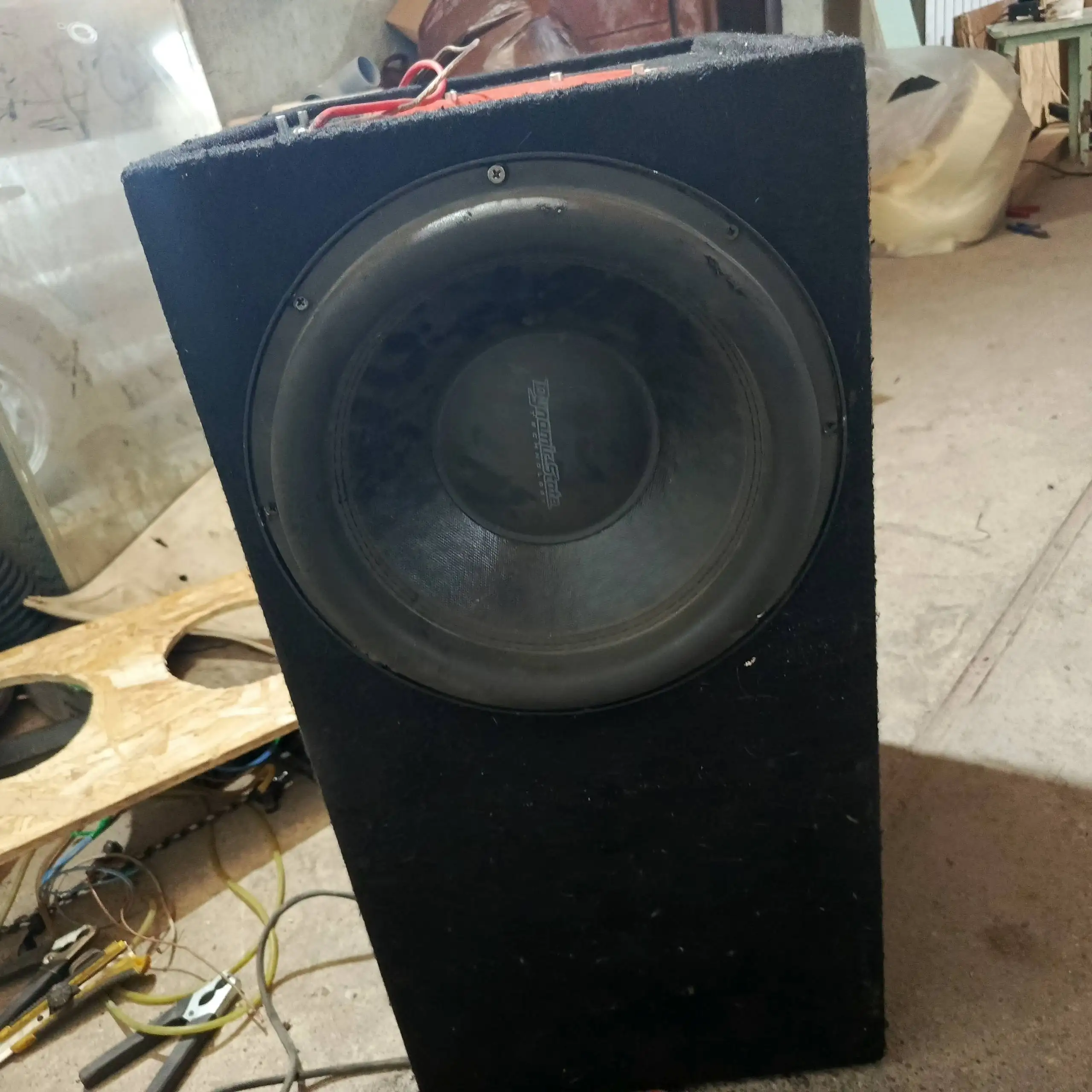 Продам сабвуфер с усилителем - Аудиотехника (Электроника) в Магнитогорск