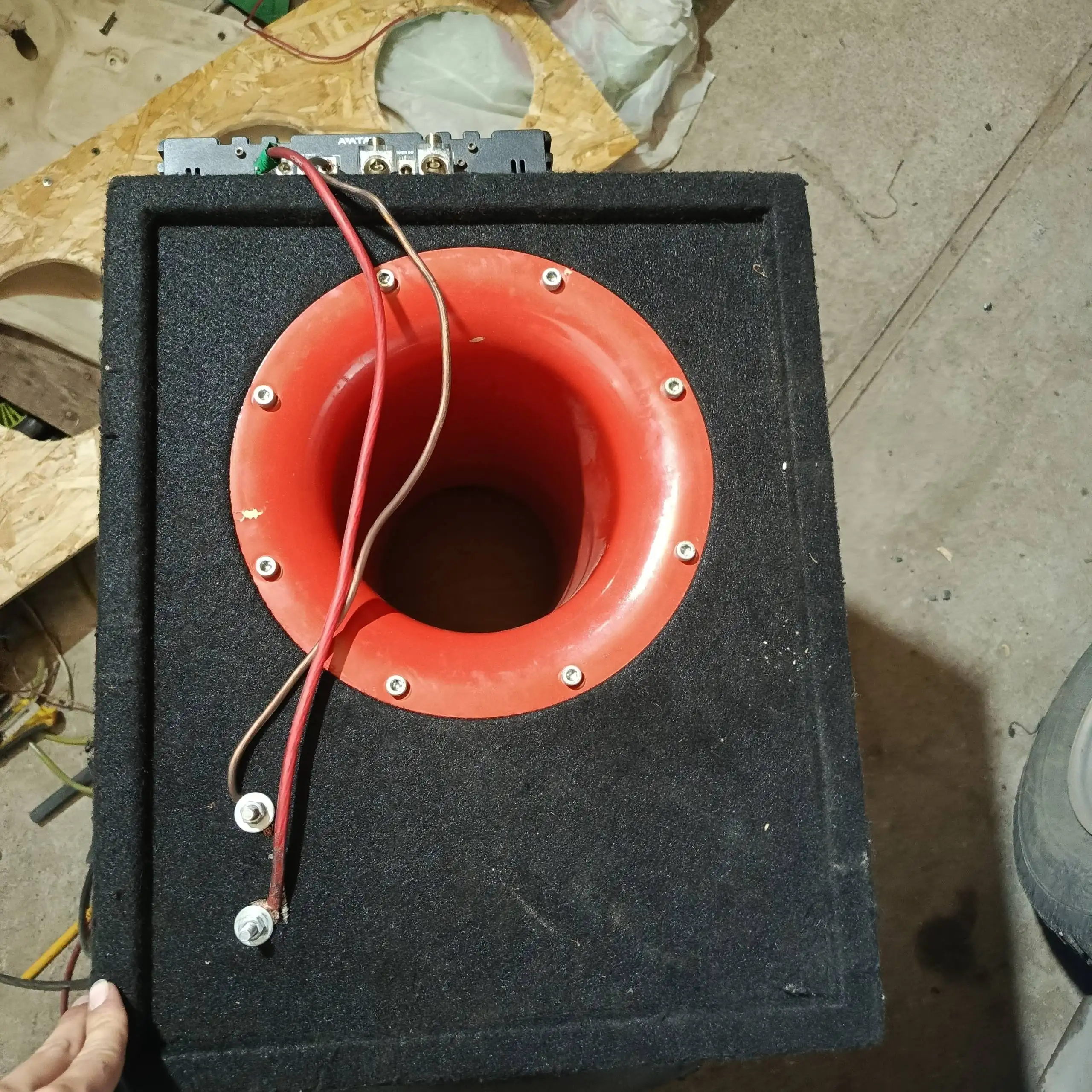 Продам сабвуфер с усилителем - Аудиотехника (Электроника) в Магнитогорск