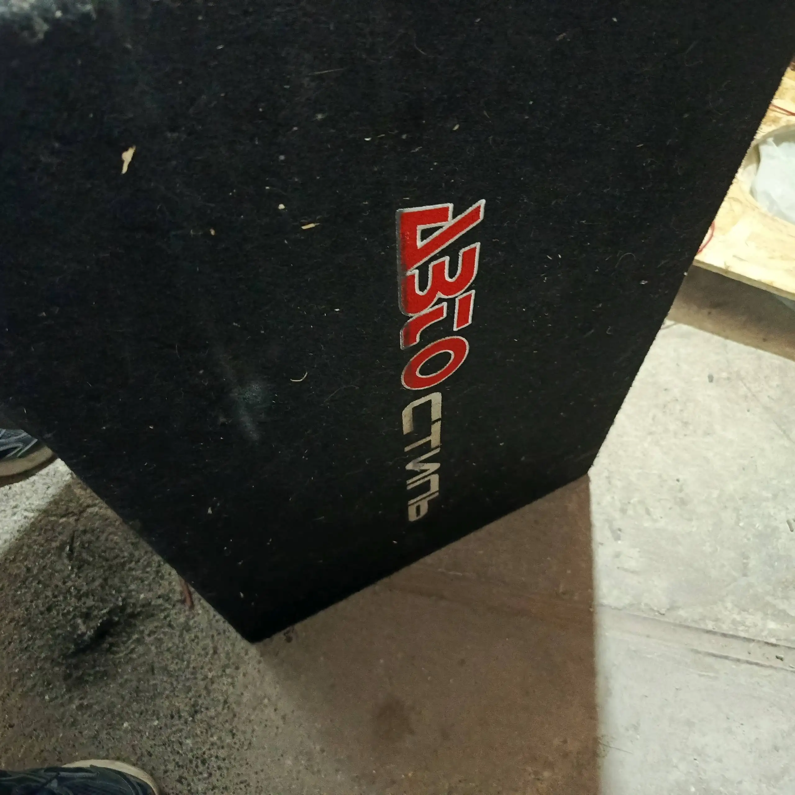 Продам сабвуфер с усилителем - Аудиотехника (Электроника) в Магнитогорск