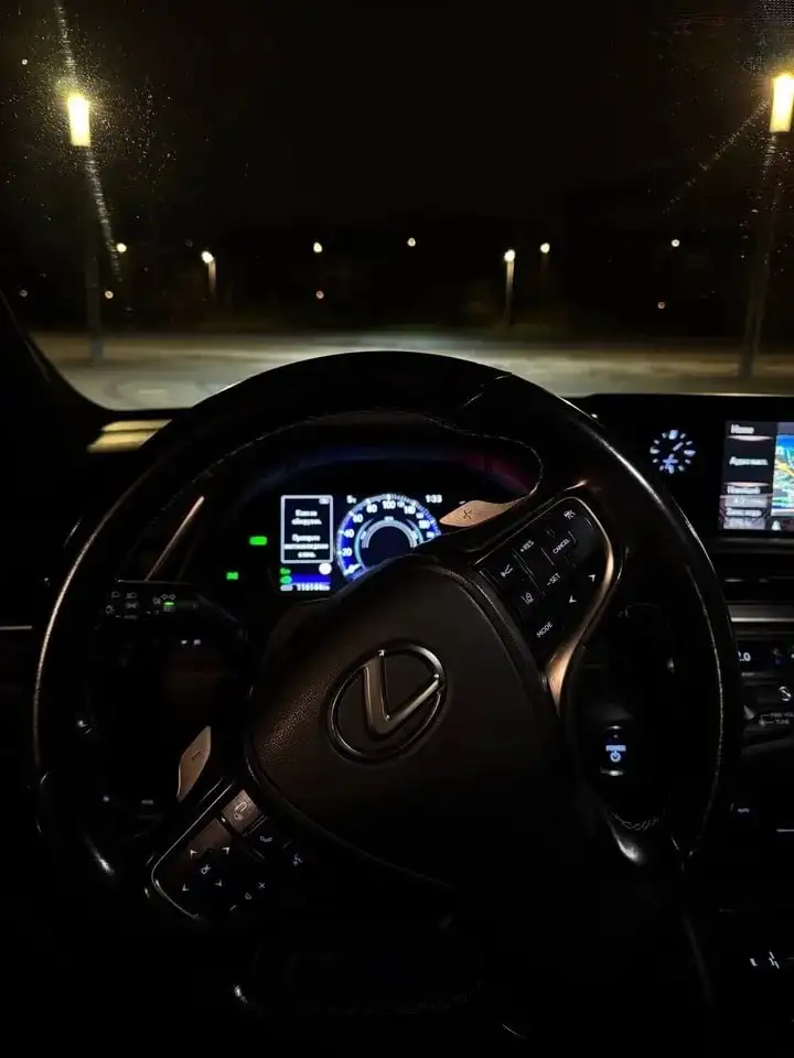 Lexus ES 2019 XZ10 - Легковые автомобили (Авто) в Магнитогорск