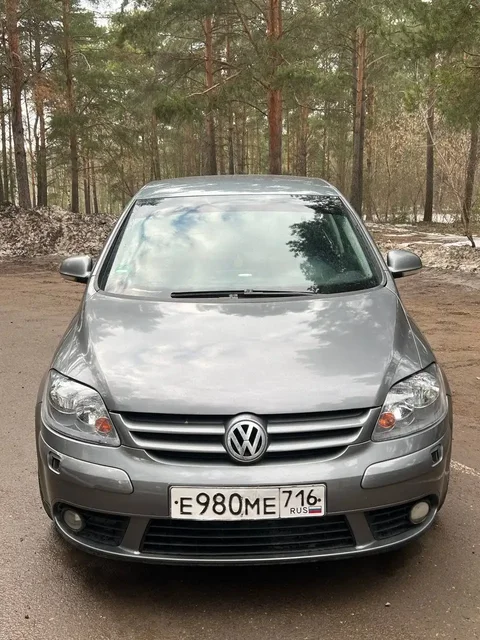 Volkswagen Golf Plus 2005 г.в. в максимальной комплектации - Грузовики в Набережные Челны