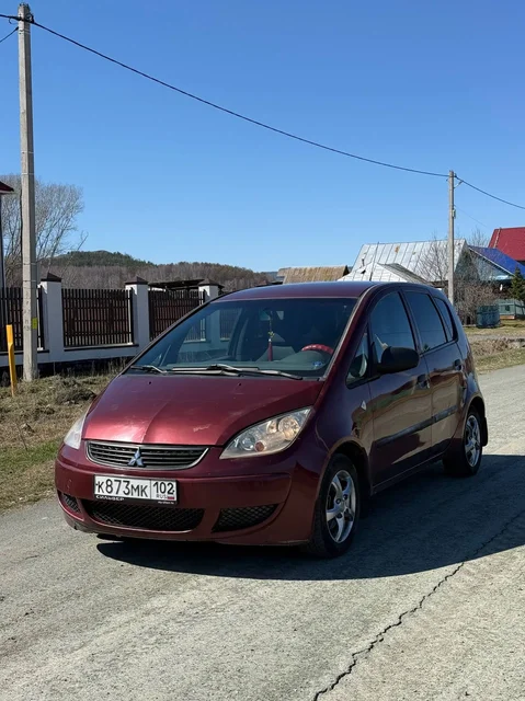 Mitsubishi Colt 2006 года, механика, два комплекта колес - Мотоциклы и мототехника в Магнитогорск