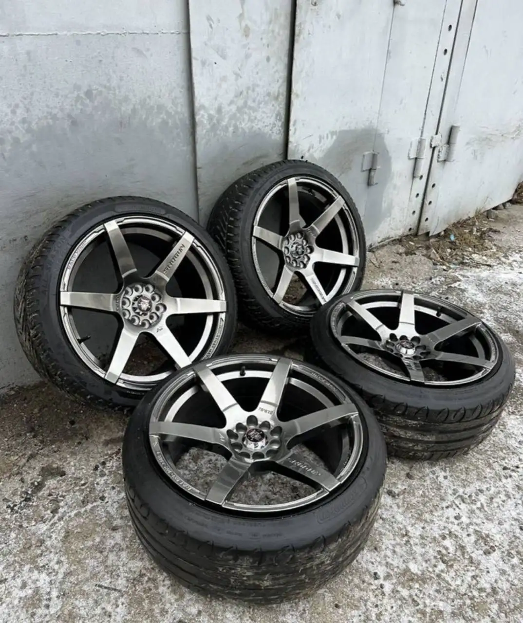 Колеса Shogun A1 R18 с дисками и покрышками - Запчасти (Авто) в Канск