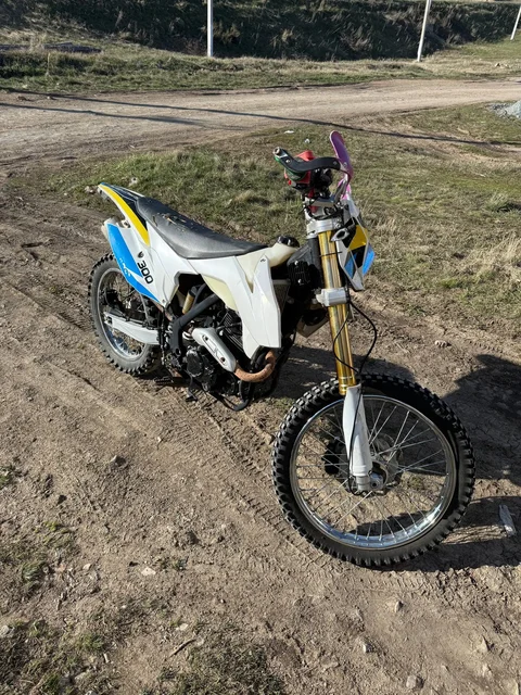 Продам 300 кубов 100 тысяч - Легковые авто в Магнитогорск