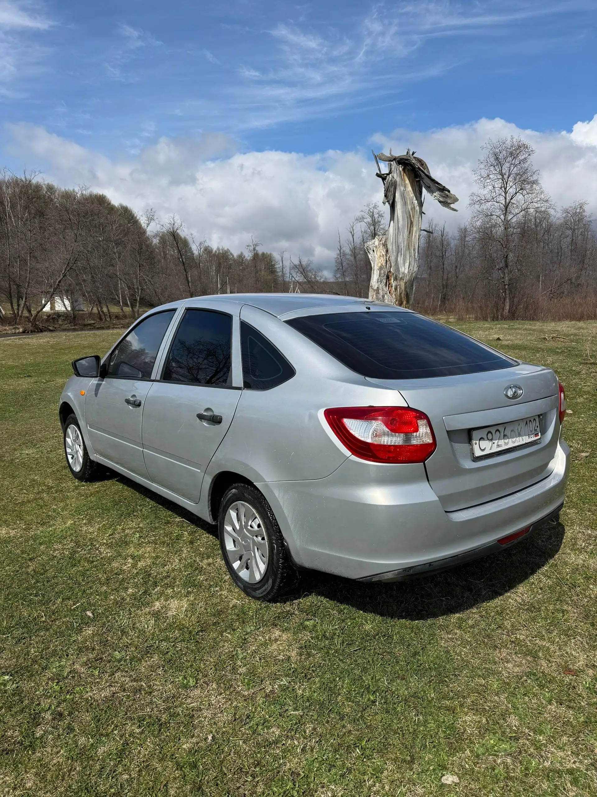 Лада Гранта лифтбек - Легковые автомобили (Авто) в Магнитогорск