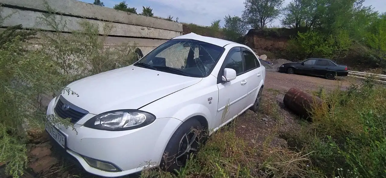 Daewoo Nexia 2011 1.6 и Chevrolet Gentra 2013 1.5 - Легковые автомобили (Авто) в Магнитогорск