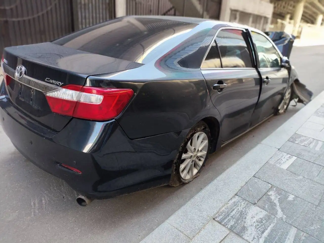 Toyota Camry 7 поколение 2012, битая - Легковые автомобили (Авто) в Москва