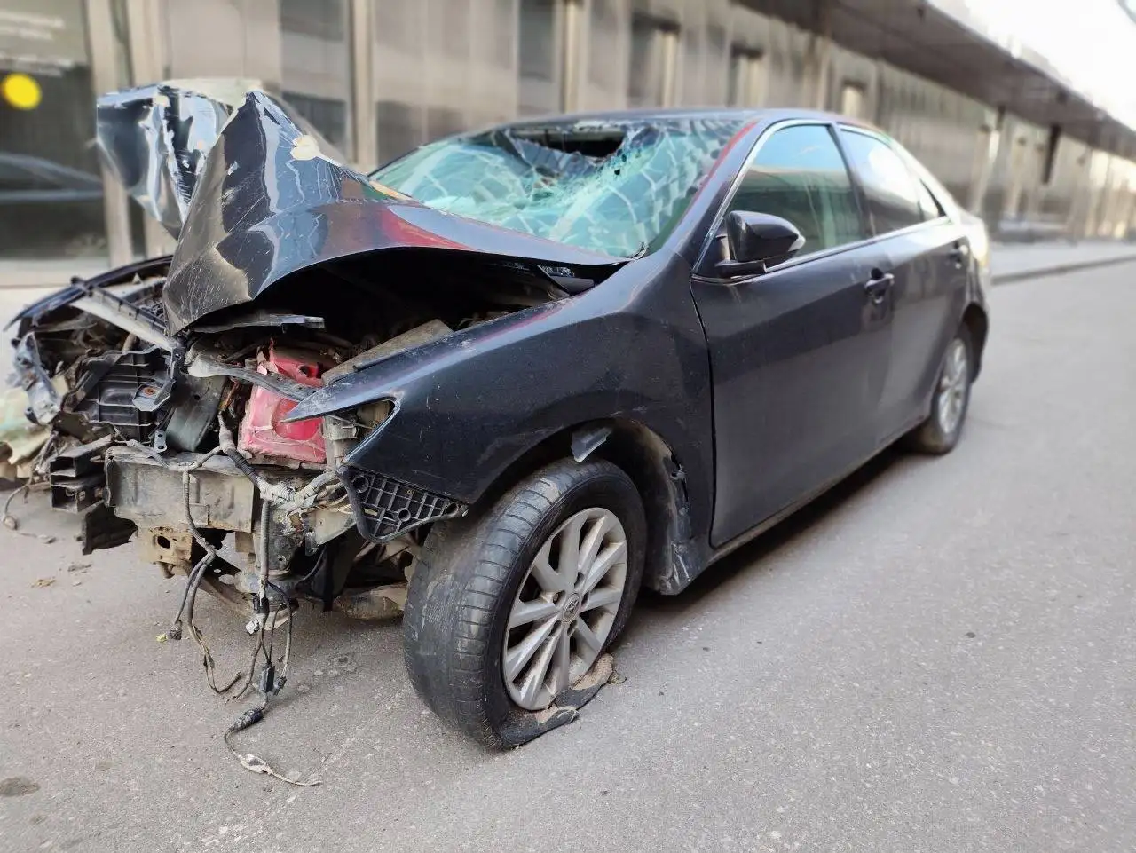 Toyota Camry 7 поколение 2012, битая - Легковые автомобили (Авто) в Москва