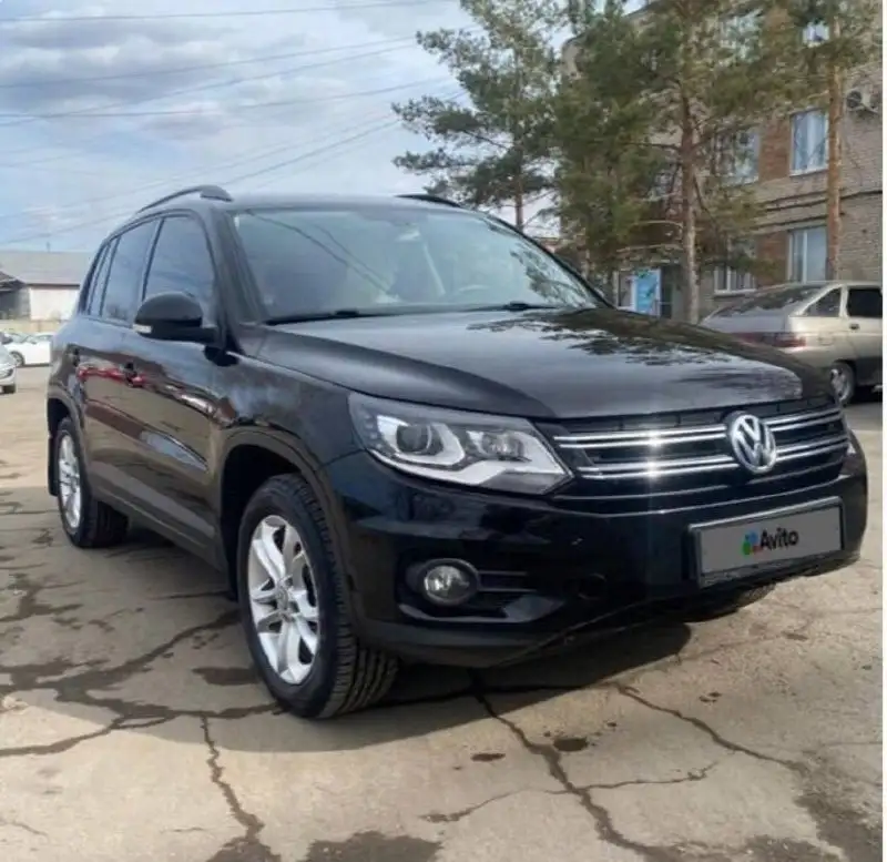 Volkswagen Tiguan 2.0 - Легковые автомобили (Авто) в Магнитогорск