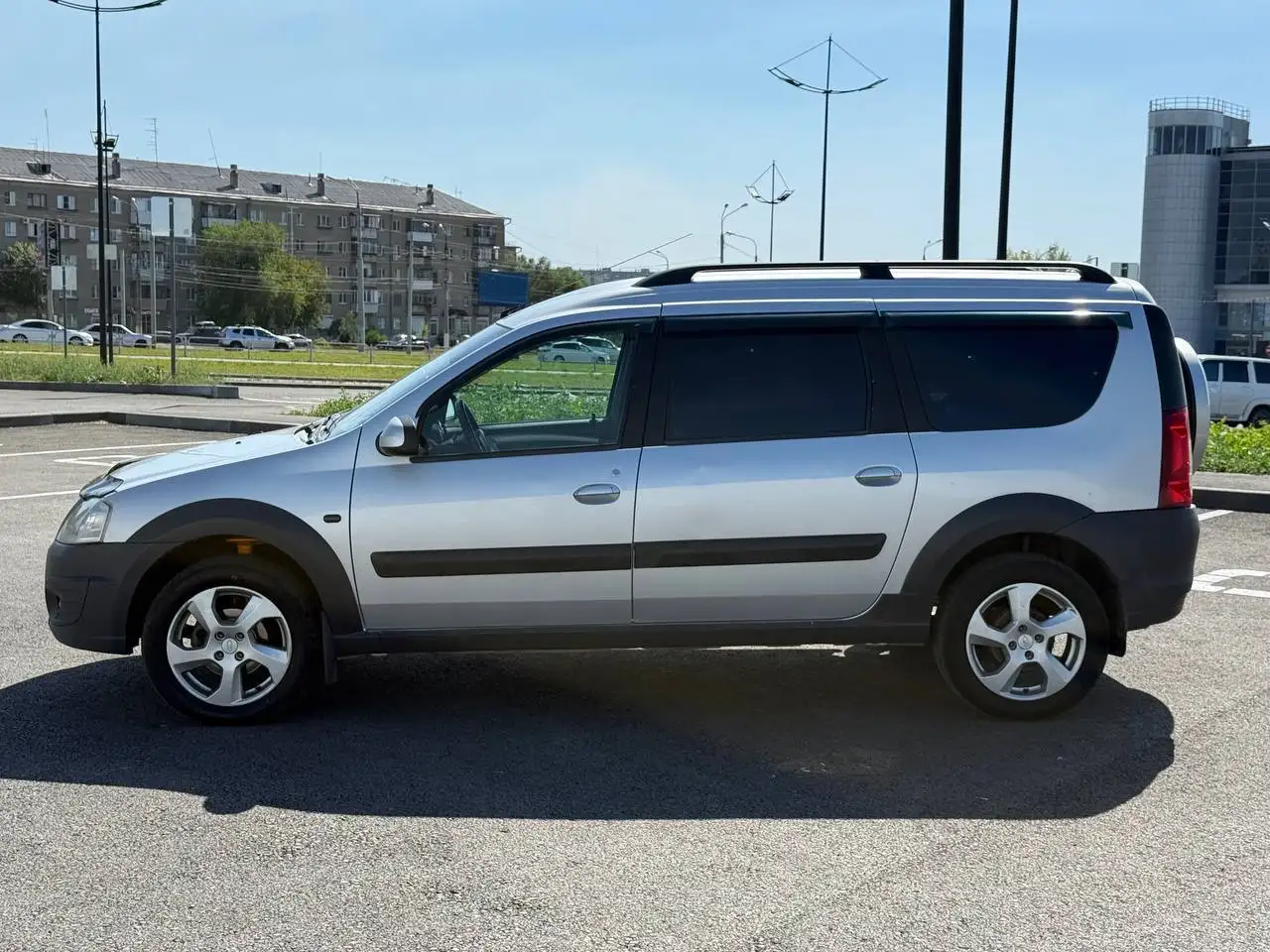 LADA Largus Cross 2019 Универсал, 7 мест, ГБО - Легковые автомобили (Авто) в Магнитогорск