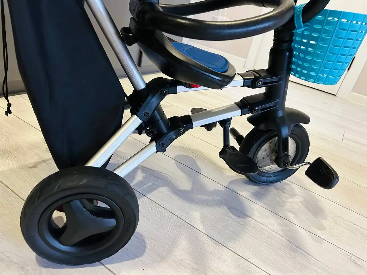 Продам велосипед трехколесный складной