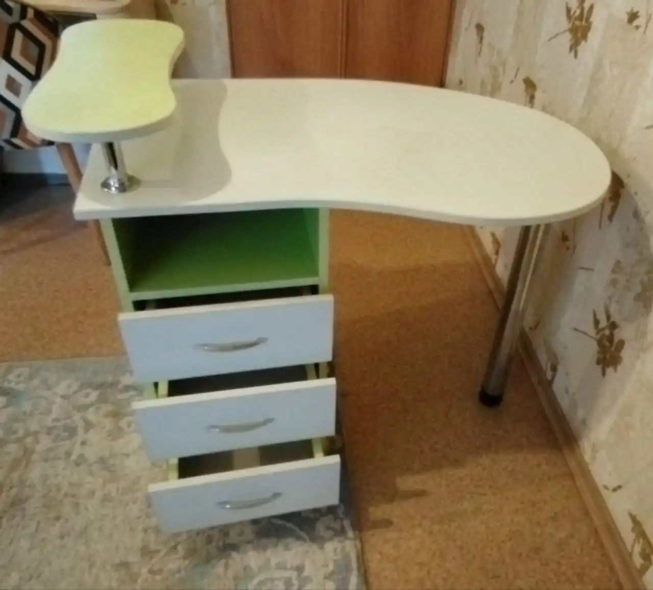 Столик для маникюра - Красота и здоровье в Краснодар