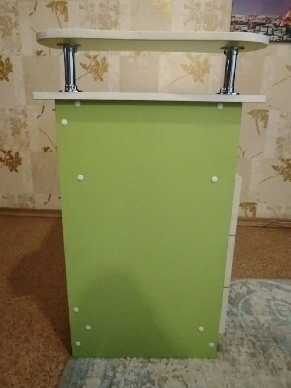 Столик для маникюра