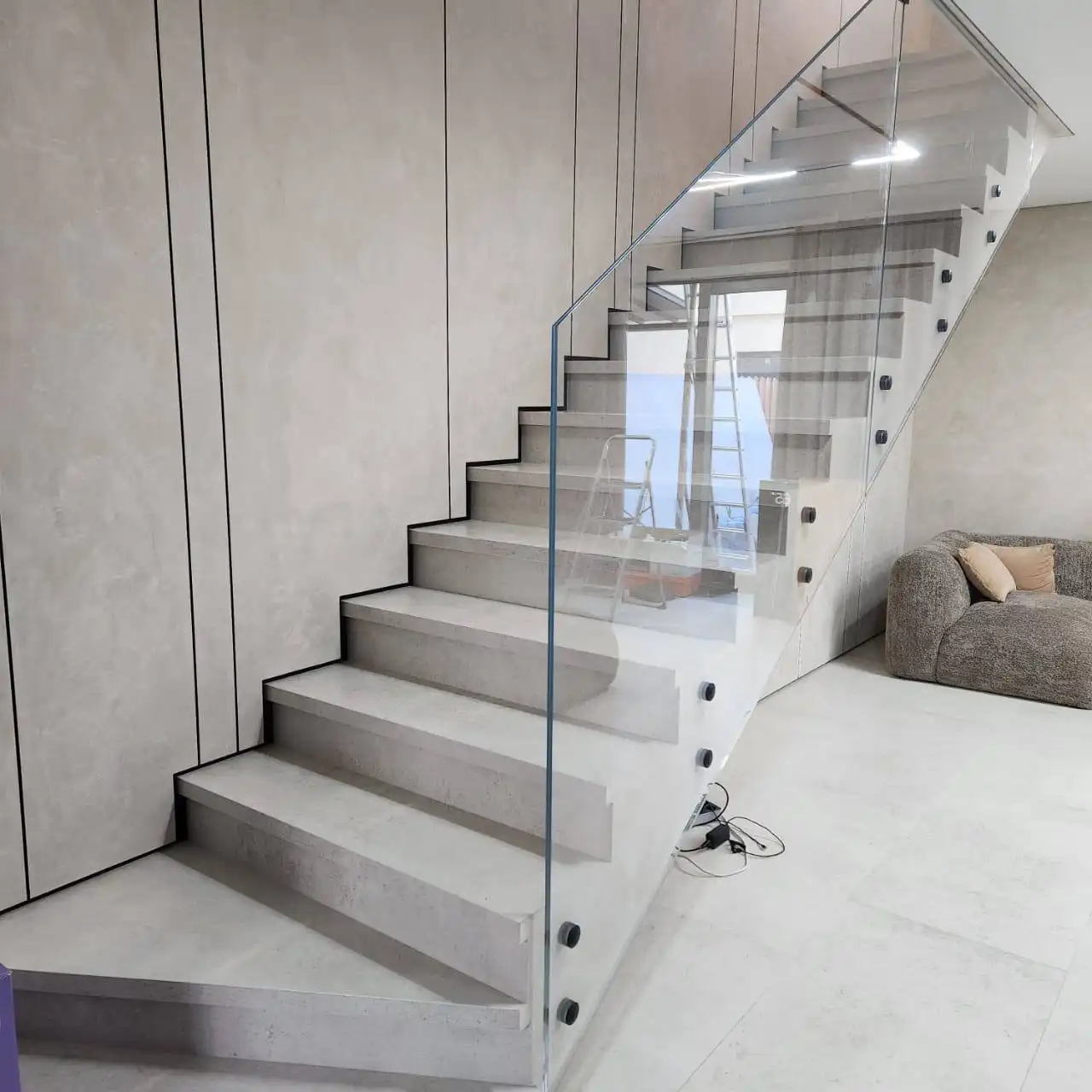 Изготовление конструкций из закаленного стекла на заказ