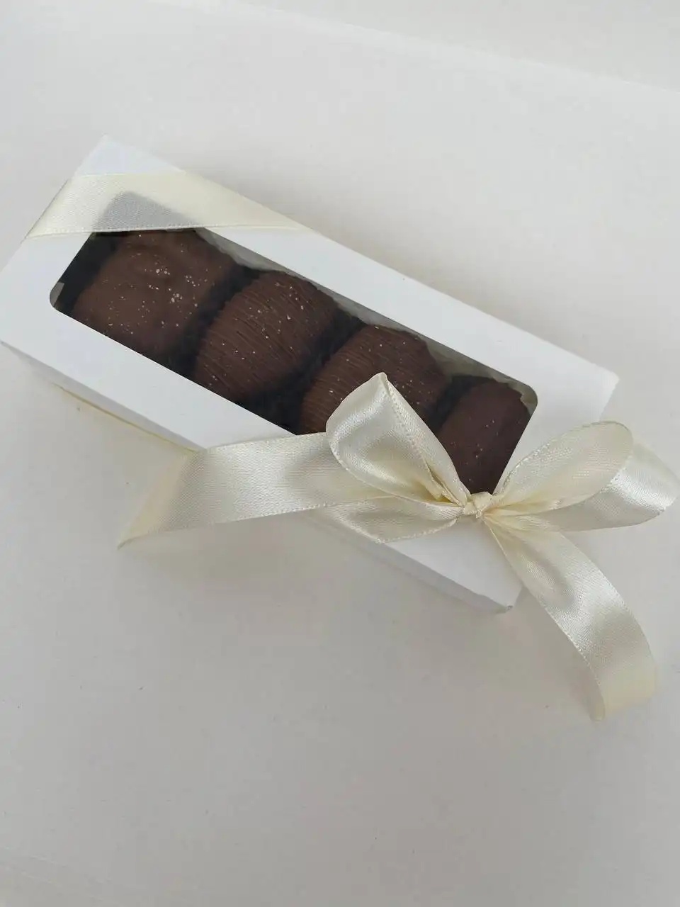 Десерт в премиальном бельгийском шоколаде с финиками