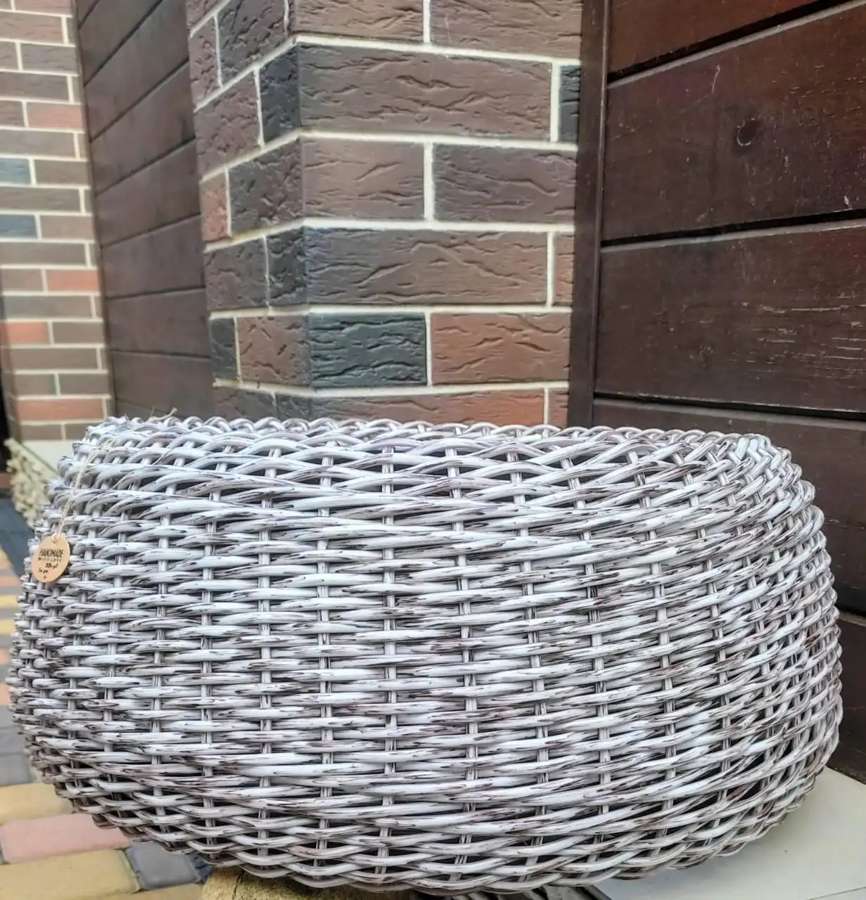 Юбка под ёлку из искусственного ротанга ручной работы