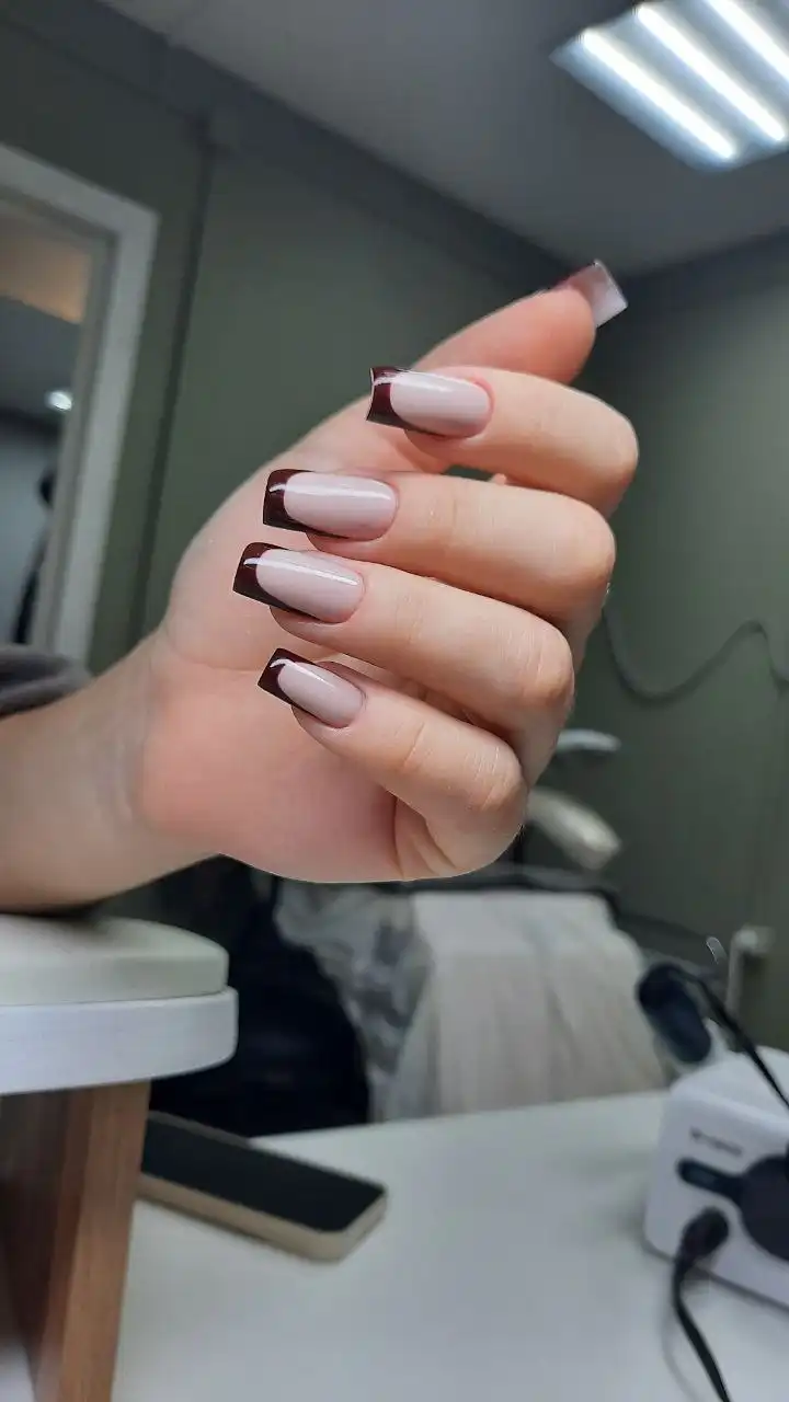 Маникюр, педикюр и наращивание ногтей в студии