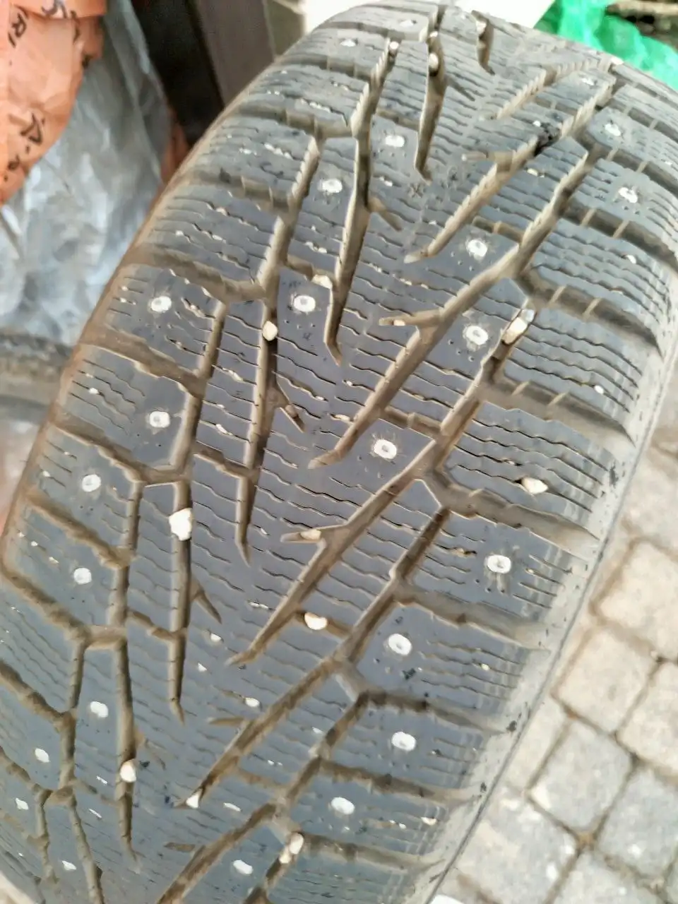 Зимняя резина 215/55 R18