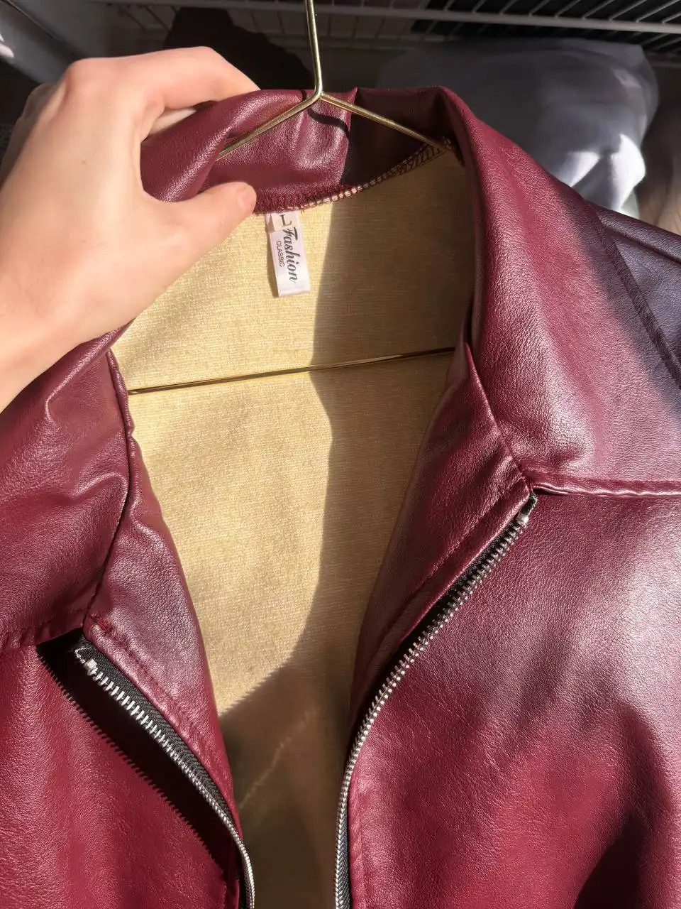 Куртка женская кожаная бордовая оверсайз