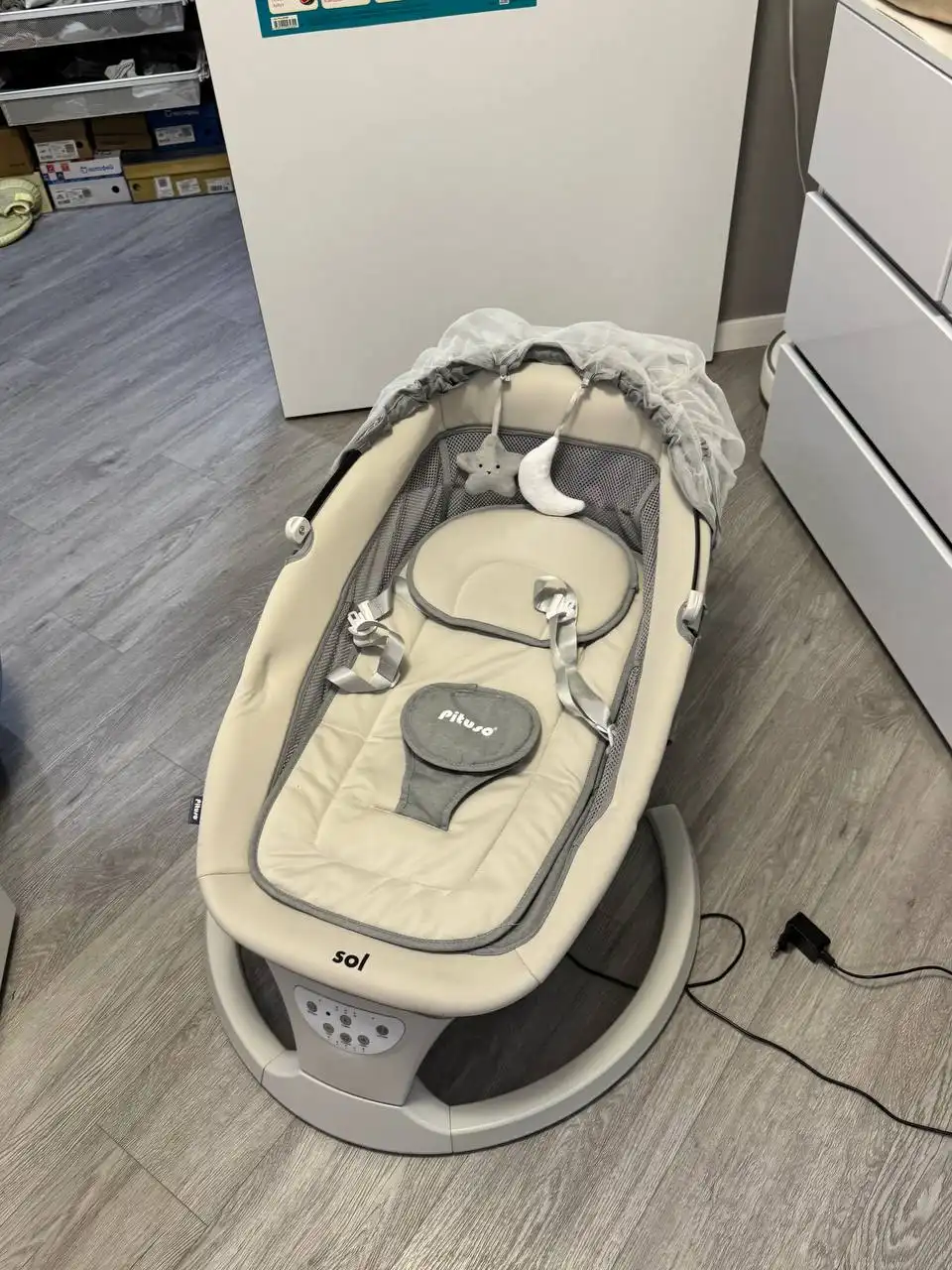 Детские качели Б/У месяц с 4 режимами укачивания