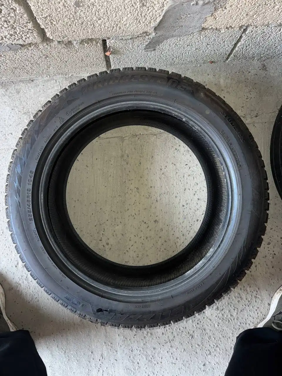 Зимняя резина 255/45R19