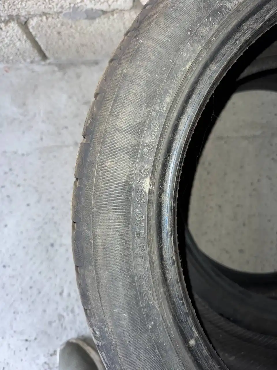 Зимняя резина 255/45R19