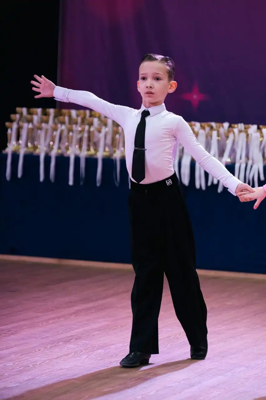 Поиск партнерши для танцевального клуба