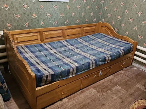 Продам деревянную кровать 205x95 см - Инструменты в Краснодар