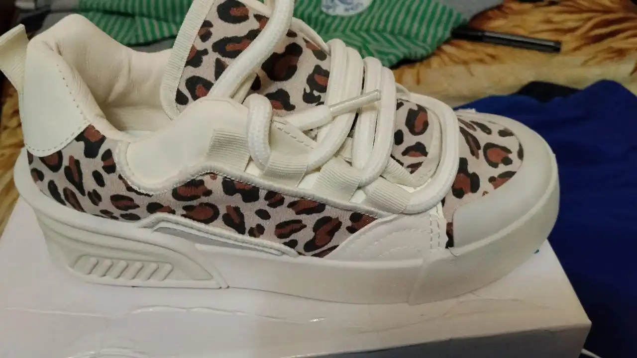 Новые кроссовки р.36