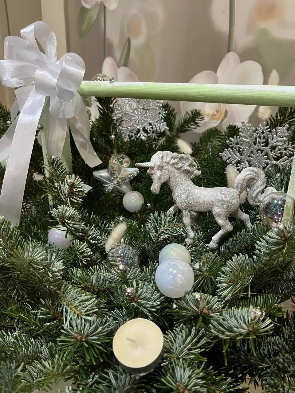 Новогодняя композиция из хвои на заказ