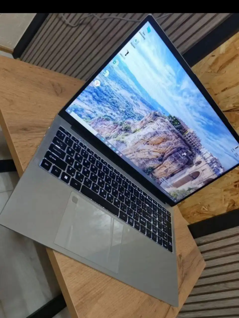 Продам ноутбук и часы Samsung