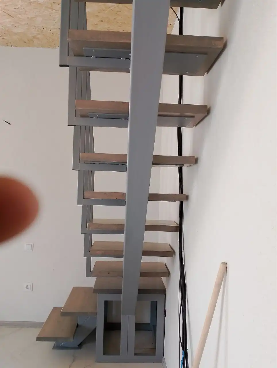 Изготовление и монтаж лестниц любой сложности - Ремонт и строительство (Услуги) в Краснодар