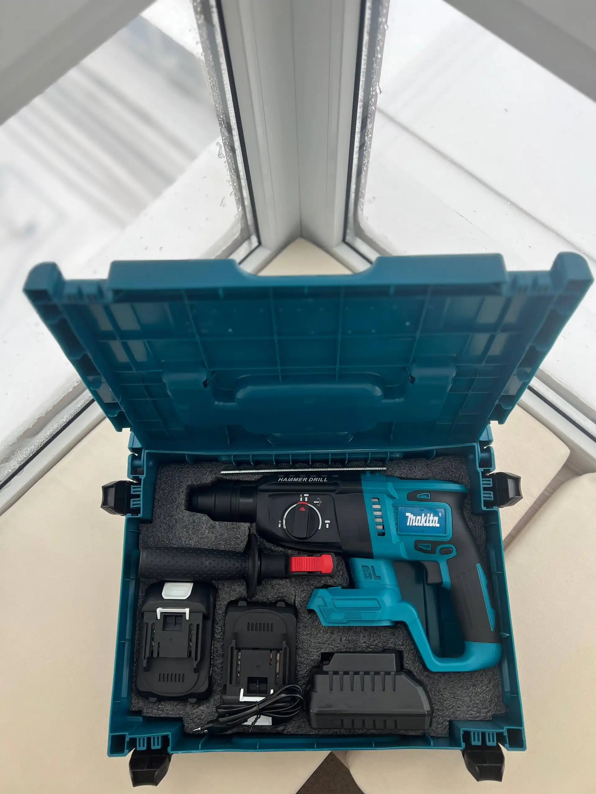 Аккумуляторный перфоратор Makita с комплектом - Электроинструменты (Готовый бизнес и оборудование) в Краснодар