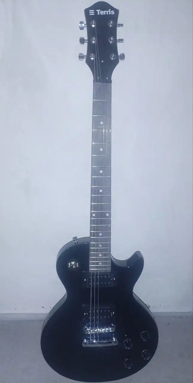 Продажа новой электрогитары - Музыкальные инструменты (Хобби и отдых) в Краснодар