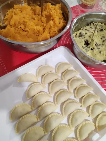 Домашние вареники с картофелем и грибами, картофелем и капустой - Автомобильные номера в Краснодар