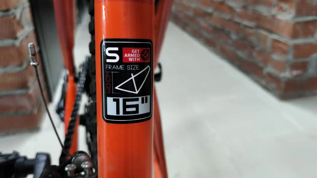 Скоростной велосипед с алюминиевой рамой и дисковыми тормозами - Велосипеды (Хобби и отдых) в Краснодар