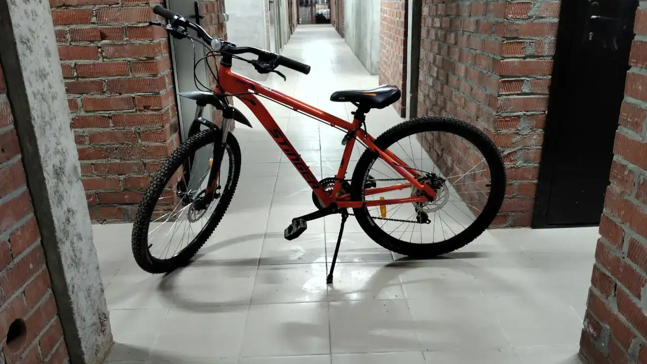 Скоростной велосипед с алюминиевой рамой и дисковыми тормозами - Велосипеды (Хобби и отдых) в Краснодар