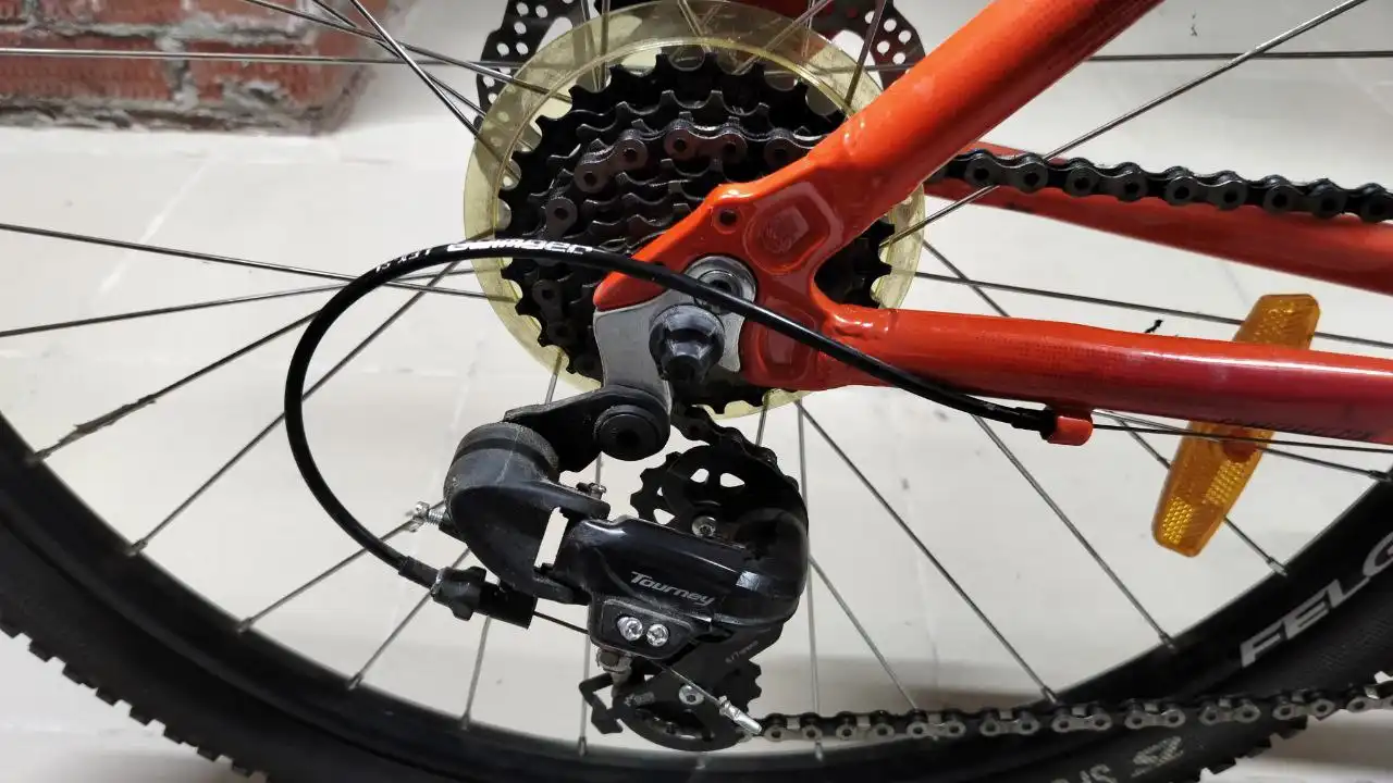 Скоростной велосипед с дисковыми тормозами - Велосипеды (Хобби и отдых) в Краснодар