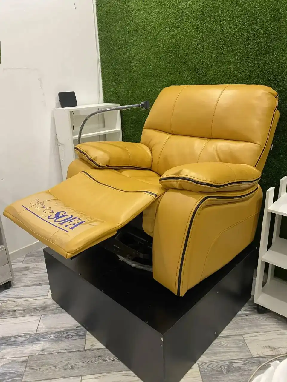 Продажа реклайнера с подиумом - Барахолка в Краснодар