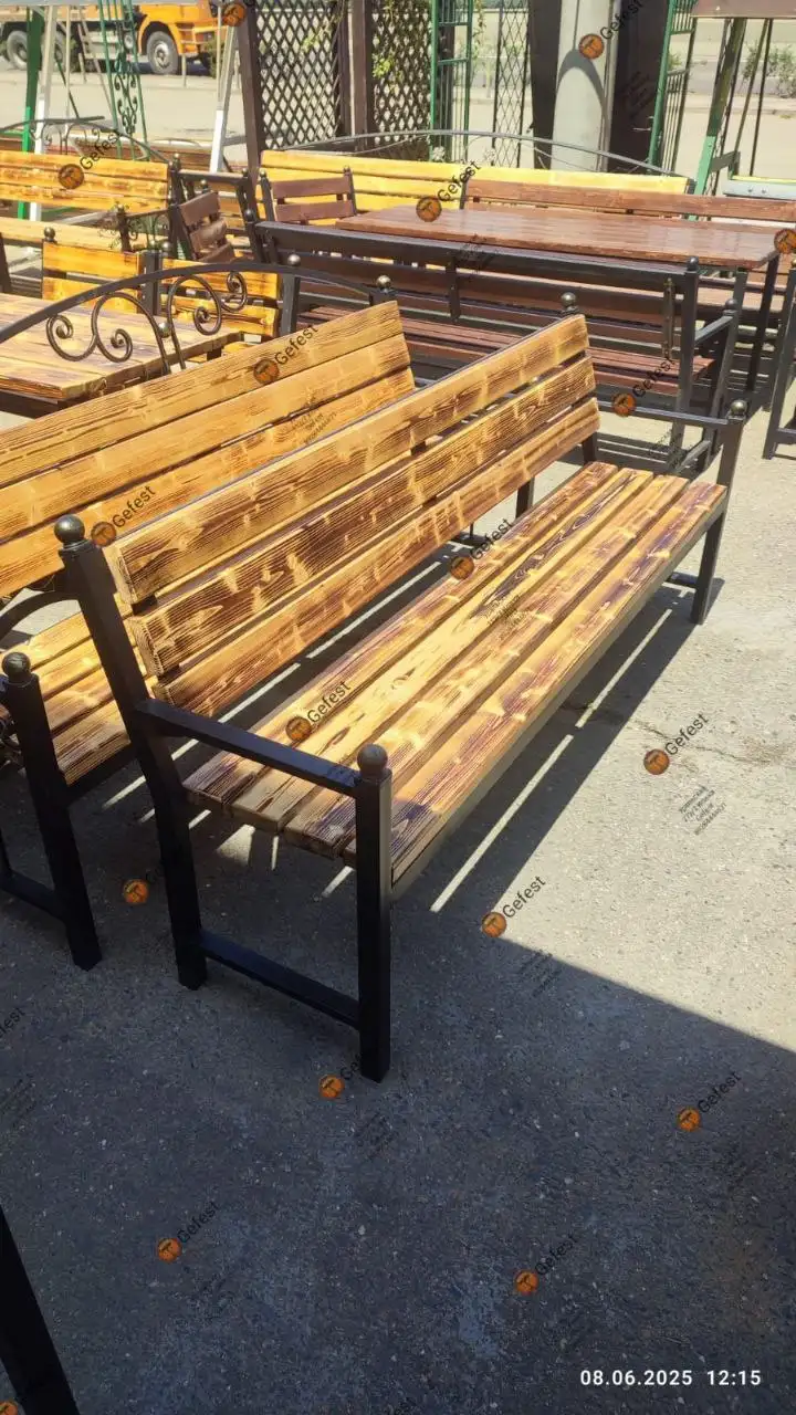 Садовые скамейки из профильной трубы и массива сосны - Садовые скамейки (Для дома и дачи) в Краснодар