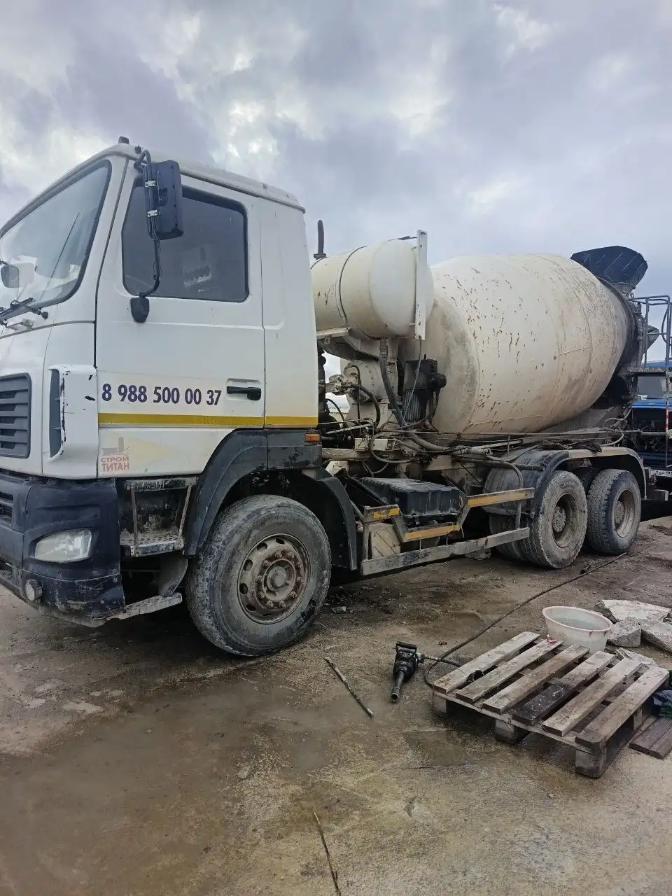 Продажа б/у миксера МАЗ 2014 года - Грузовики и спецтехника (Авто) в Краснодар
