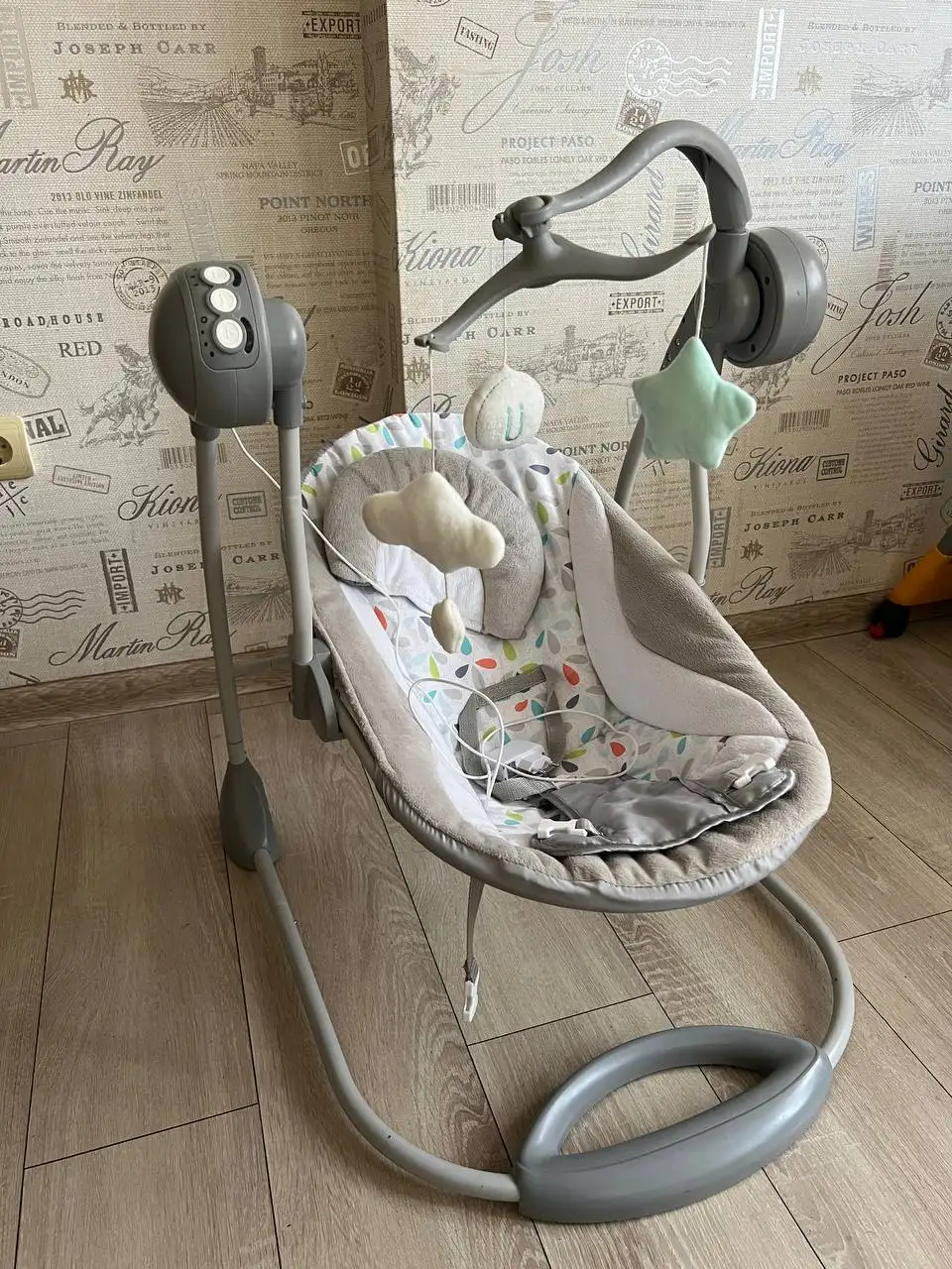 Детские товары: кроватка, стульчик, электрокачели, фитбол, подушка, каталка - Товары для детей в Краснодар