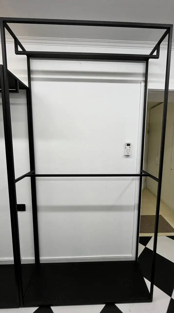 Вешалка напольная для магазина одежды - Торговое оборудование (Готовый бизнес и оборудование) в Краснодар