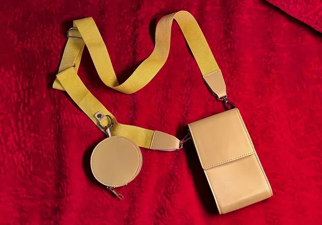 Желтая сумка кросс-боди для мелочей - Свадебная одежда в Краснодар