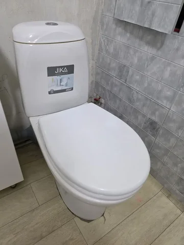 Продам унитаз б/у в хорошем состоянии - Шторы и жалюзи в Краснодар