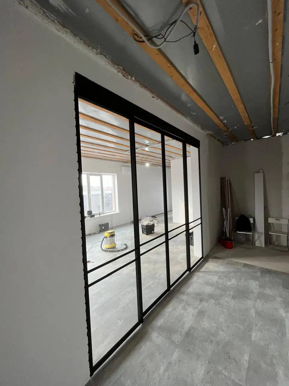 Изготовление конструкций из закалённого стекла на заказ - Строительство и ремонт (Услуги) в Краснодар