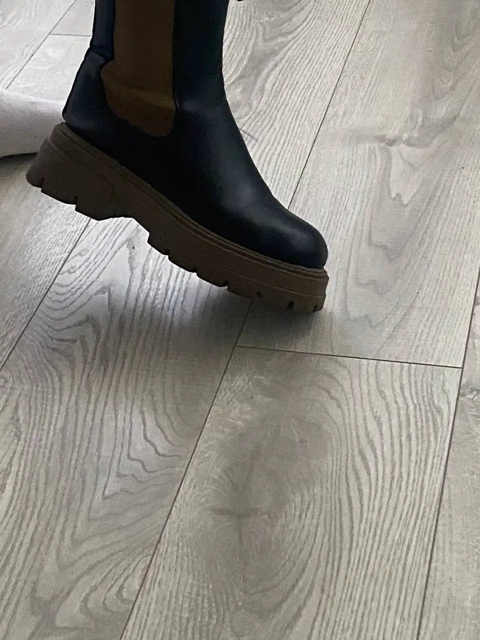 Отдам 4 пары обуви 40 размер - Обувь (Одежда) в Краснодар