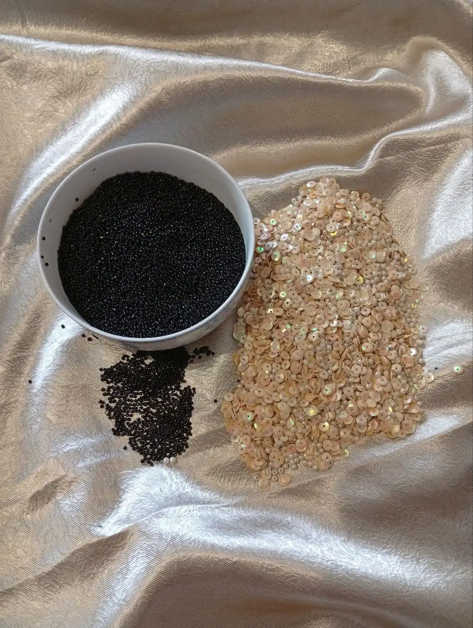 Бисер черный мелкий цилиндрический 500 гр - Рукоделие (Хобби и отдых) в Краснодар