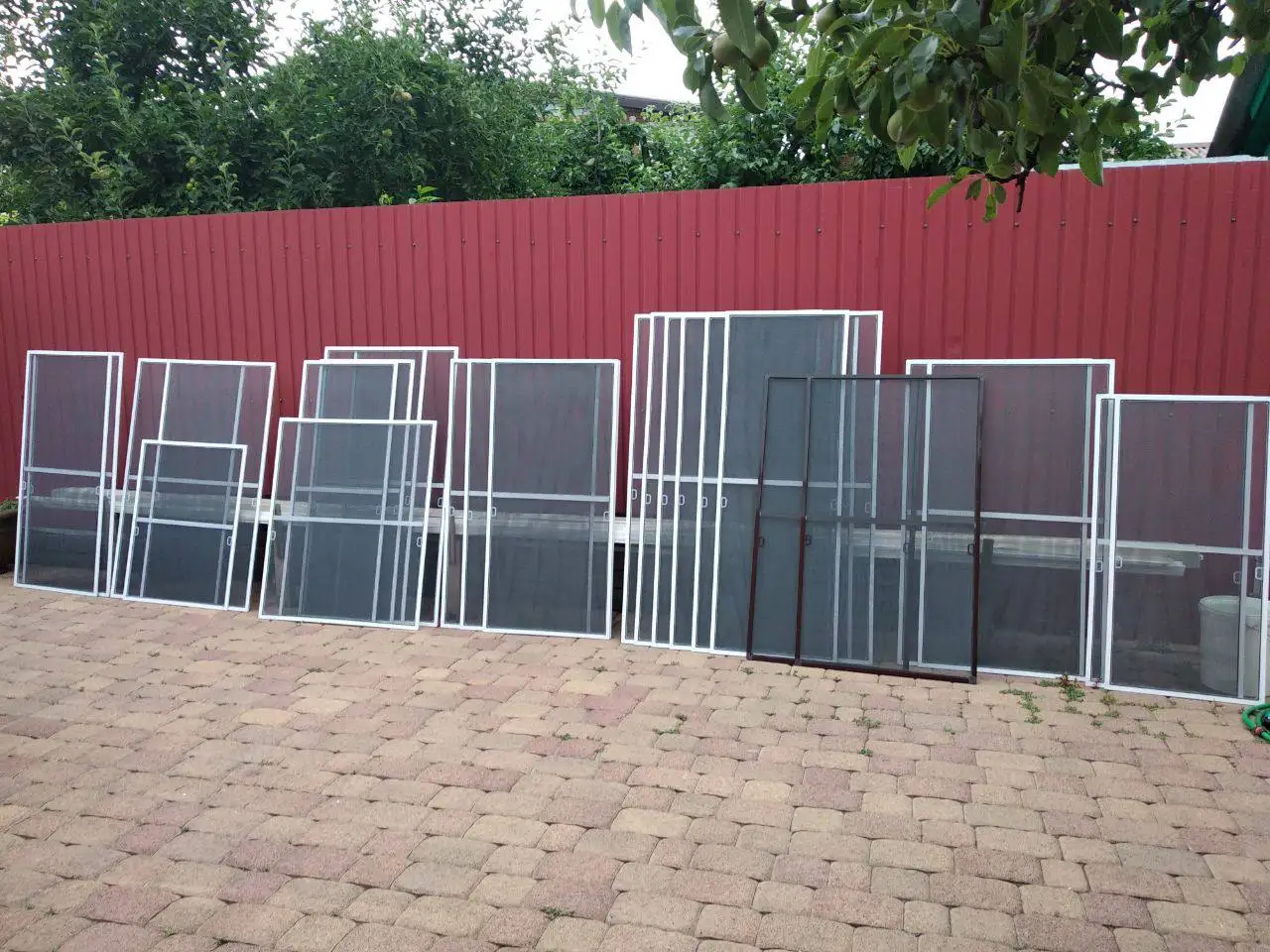 Москитные сетки на окна и двери, плиссе (гармошка), установка и ремонт окон - Ремонт и установка окон (Услуги) в Краснодар