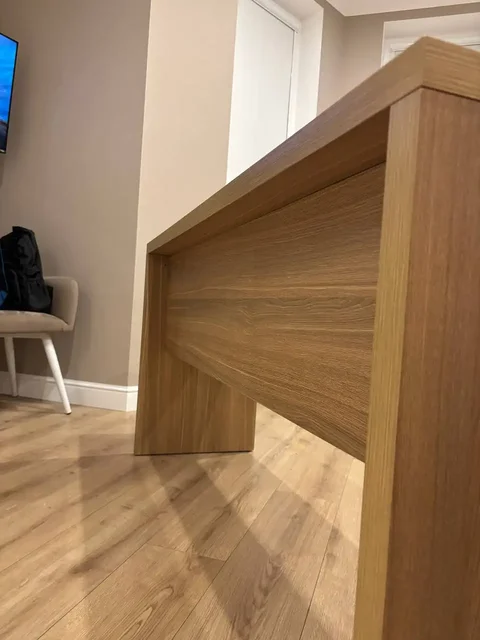 Продается письменный стол бежевого цвета из ДСП - Бытовая химия в Краснодар